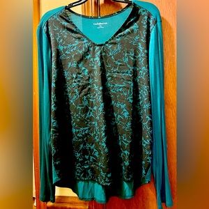 Womens Blouse. Forest Green design. NWT. Croft & Barrow.